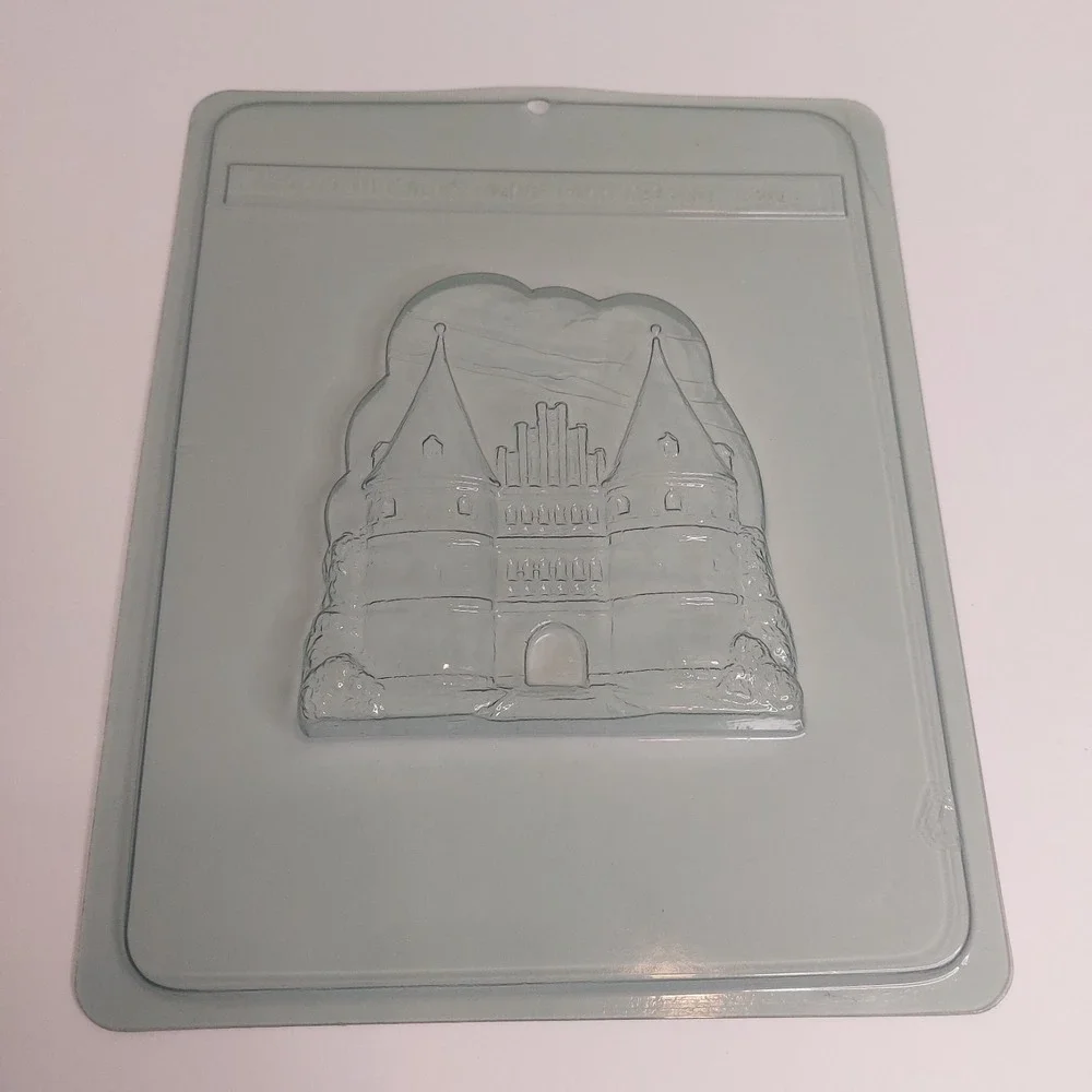 Vintage Castle Candy Mold Plastic Chocolate Soap Craft Baking Pan Decor